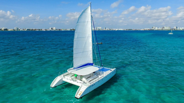 Catamaran Maines 65